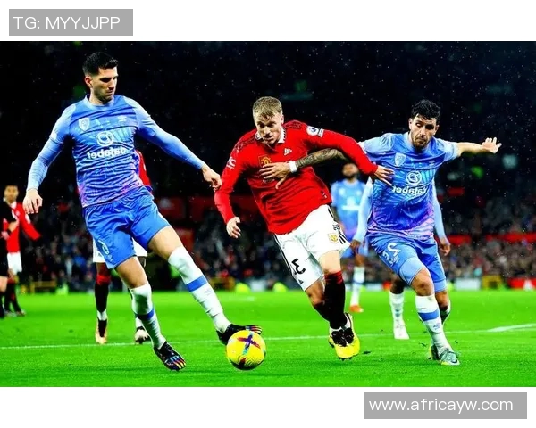 英超精彩对决曼联顽强逼平阿森纳展现球队斗志与实力