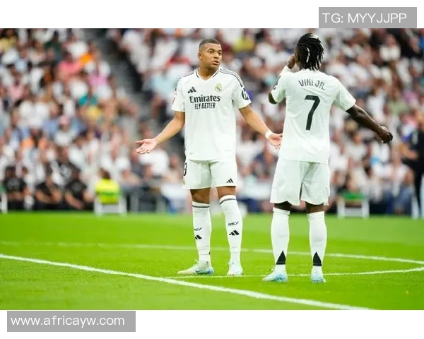 维尼修斯精彩助攻助力皇马再创辉煌展现球队团结与实力