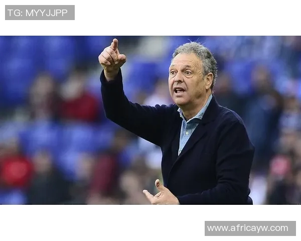 塞维利亚主场惨遭逆转，教练面临信任危机